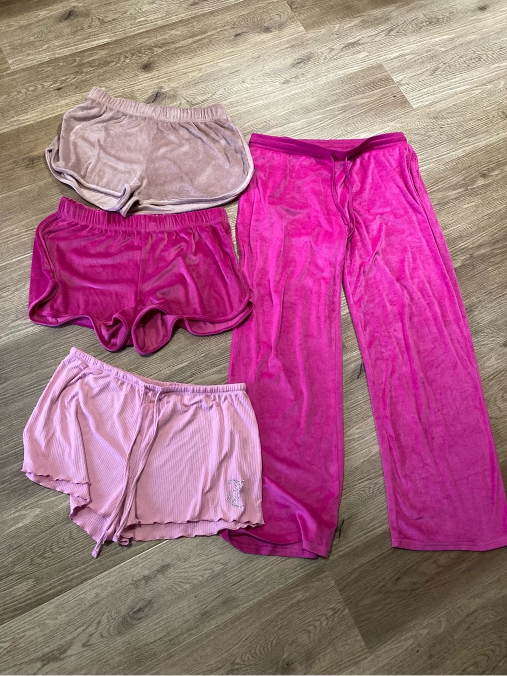 Juicy Couture Pink Velour Lounge Pants & Mixed Pink Shorts Set